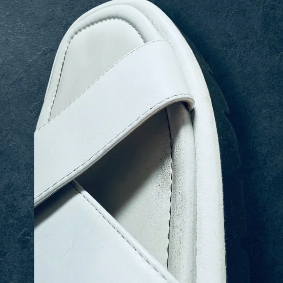 Stuart Weitzman Women's White Cross-Strap Sandals - Picture 4 of 6